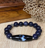 Бусина Дзи "Летучая мышь" в браслете из агата blue send Бусина Дзи "Летучая мышь" в браслете из агата blue send